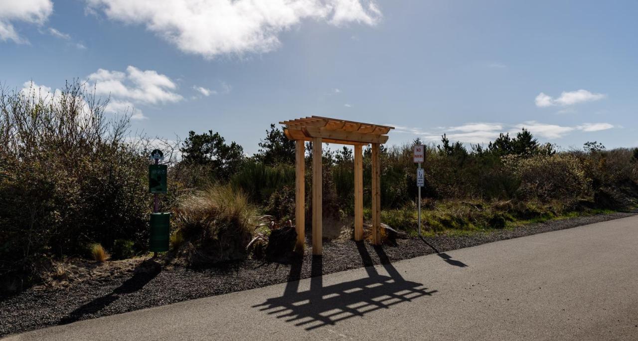 Sasquatch Shore House Ocean Shores Exterior photo